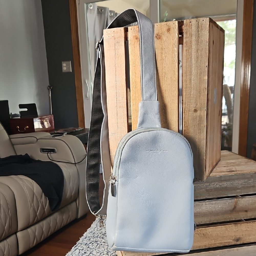 Over The Shoulder Crossbody Hyrid In Lite Blue Hue By Inicat Un Jour